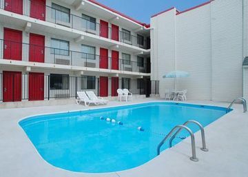 Days Inn & Suites By Wyndham Indianapolis Airport East Kültér fotó