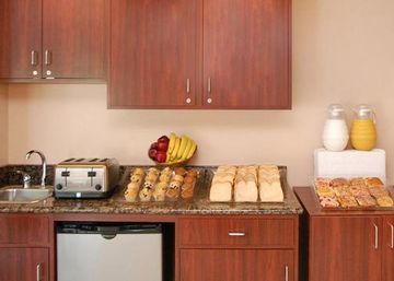 Days Inn & Suites By Wyndham Indianapolis Airport East Kültér fotó